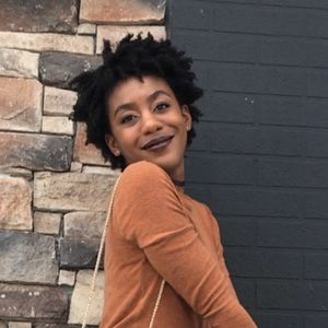 Meet your Posher, Danielle